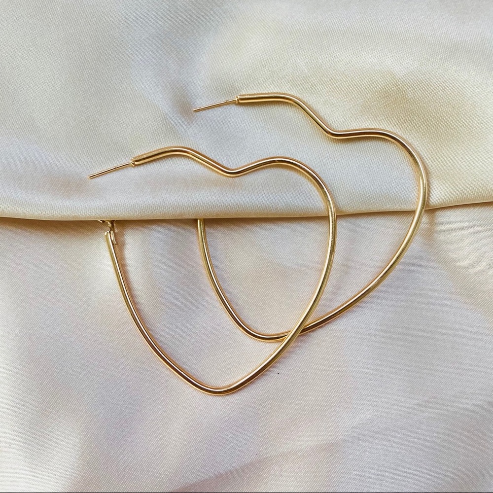 ❤️‍🔥𝕤𝕒𝕝𝕖❤️‍🔥heart hoop earrings - Picture 4 of 6